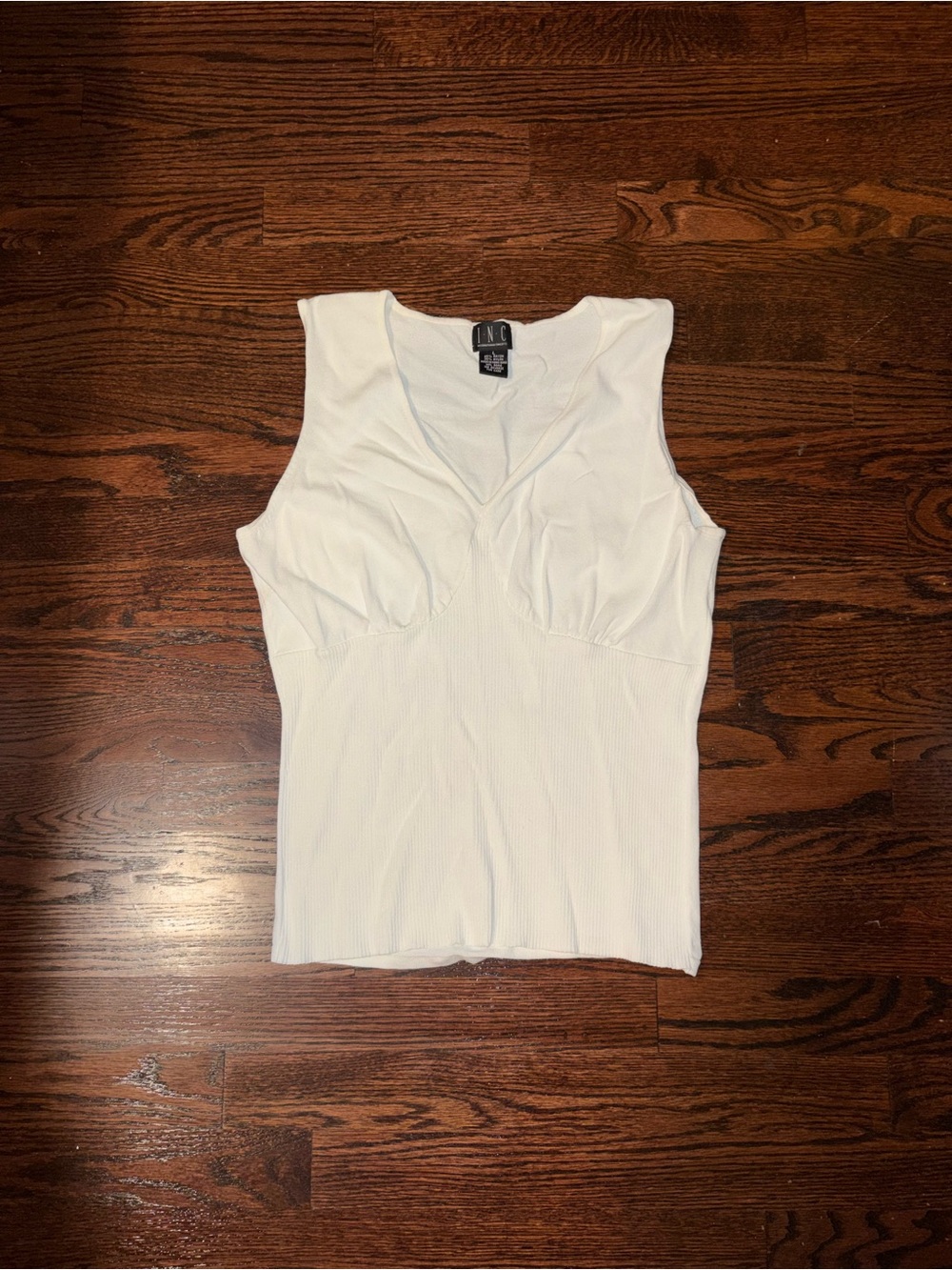 Vintage I.N.C White Sleeveless V-Neck Ribbed Blouse